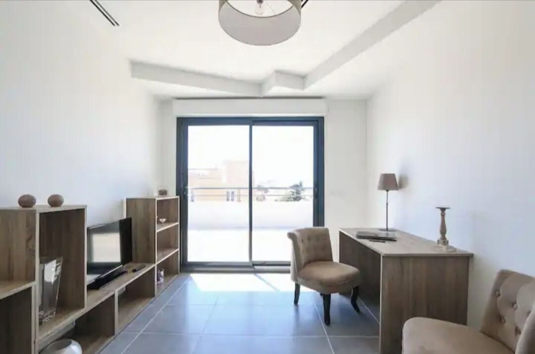 Photo of Livingroom in Prado - Republique