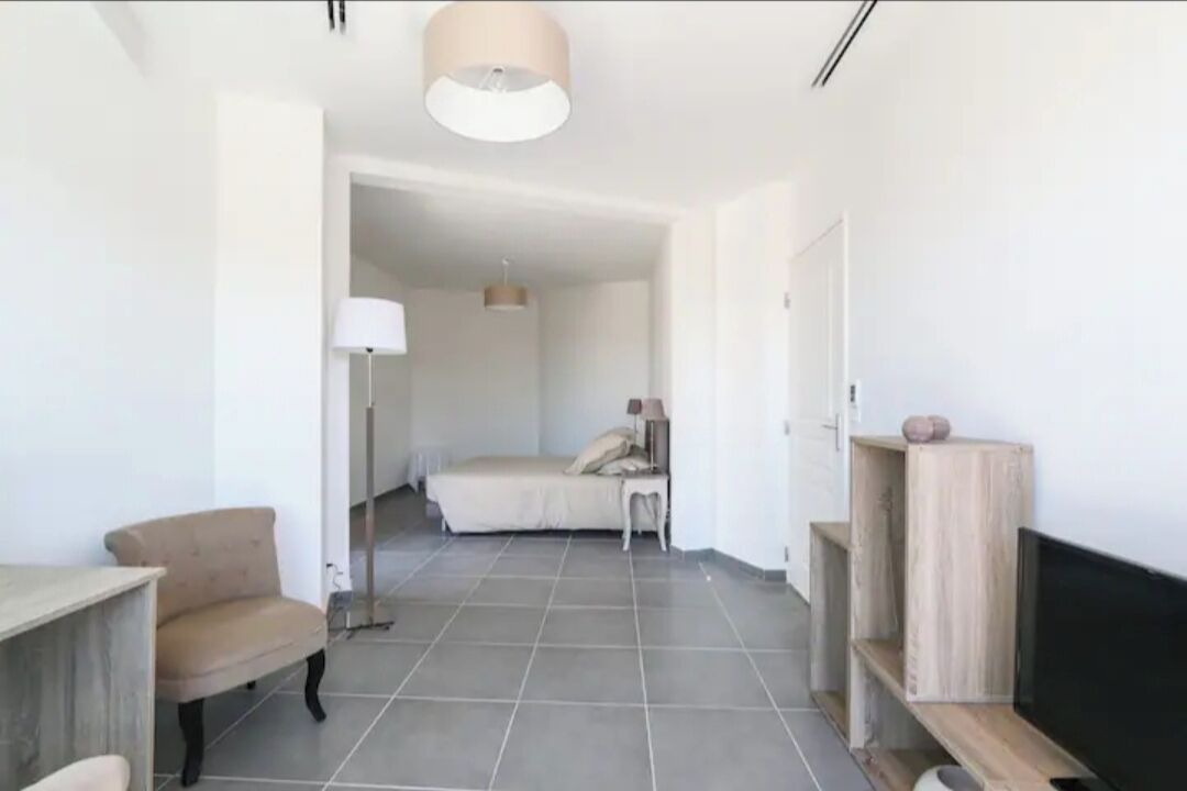Photo of Bedroom in Prado - Republique