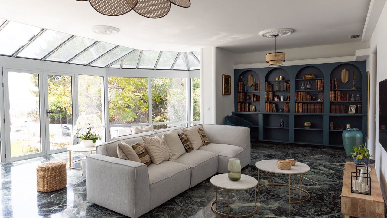 Photo of Livingroom in California - Pezou