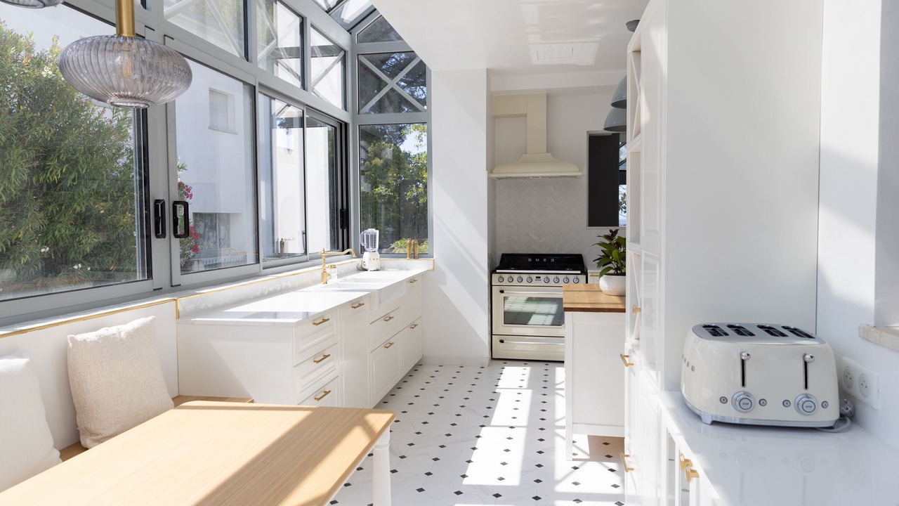 Photo of Kitchen in California - Pezou