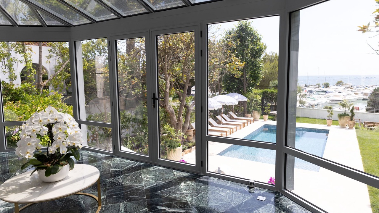 Photo of Outdoor in California - Pezou