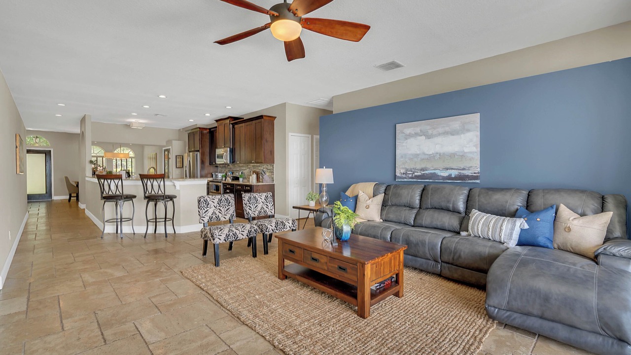 Photo of Livingroom in Mariner's VIllage