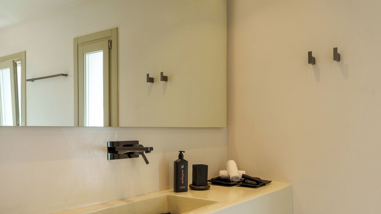 Photo of Bathroom in Exo Gialos