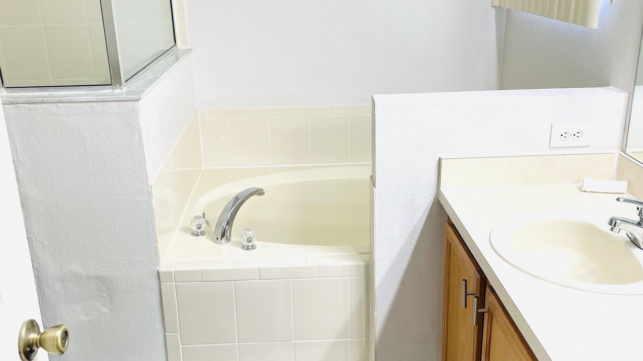 Photo of Bathroom in Sunset Ridge