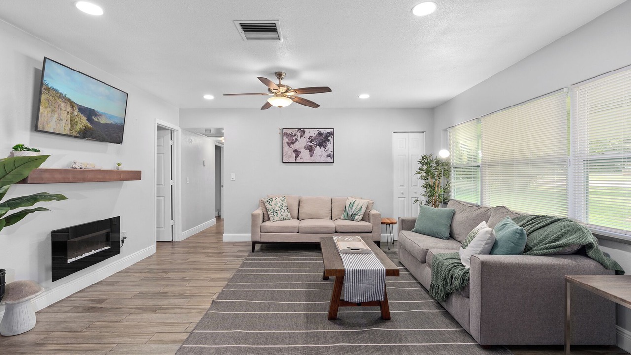 Photo of Livingroom in Forest City