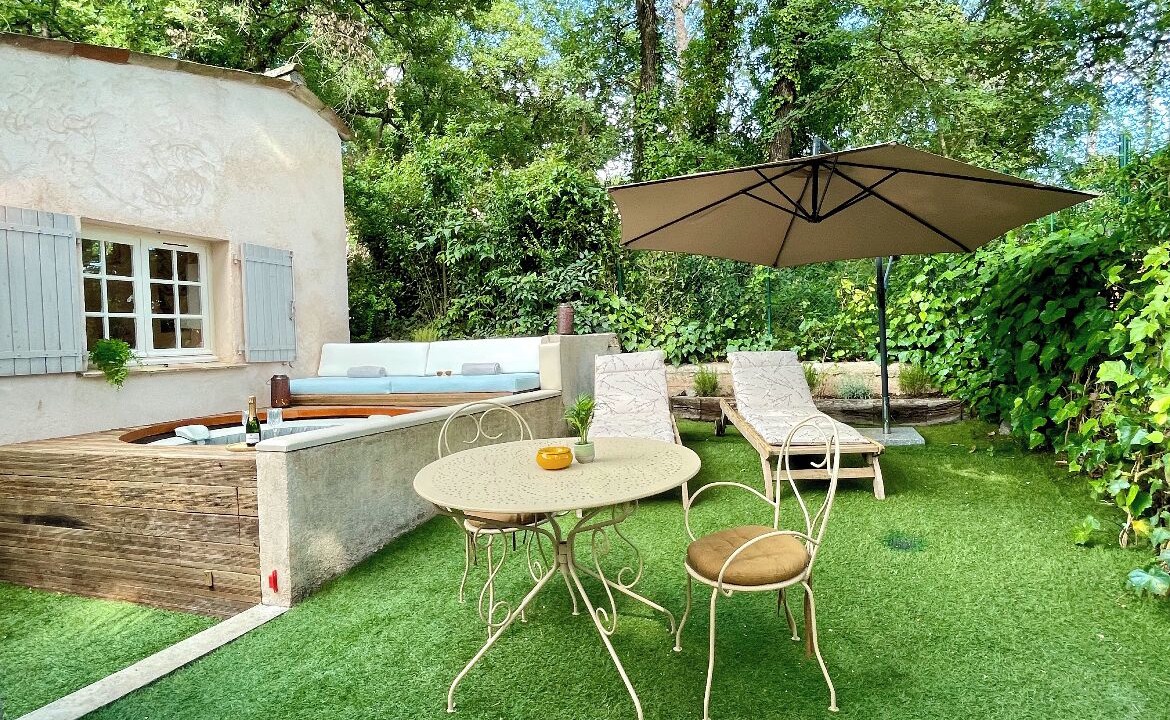 Photo of Patio Balcony in Mouans-Sartoux