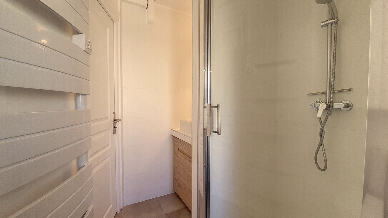 Photo of Bathroom in Quartier du Port