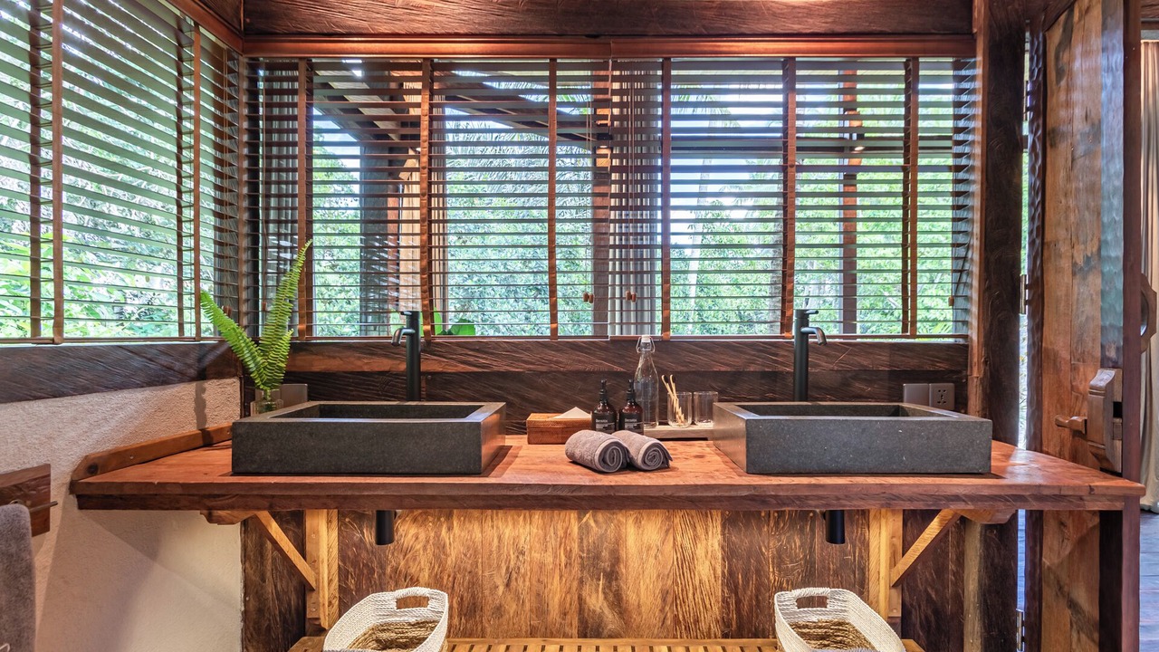 Photo of Bathroom in Petulu