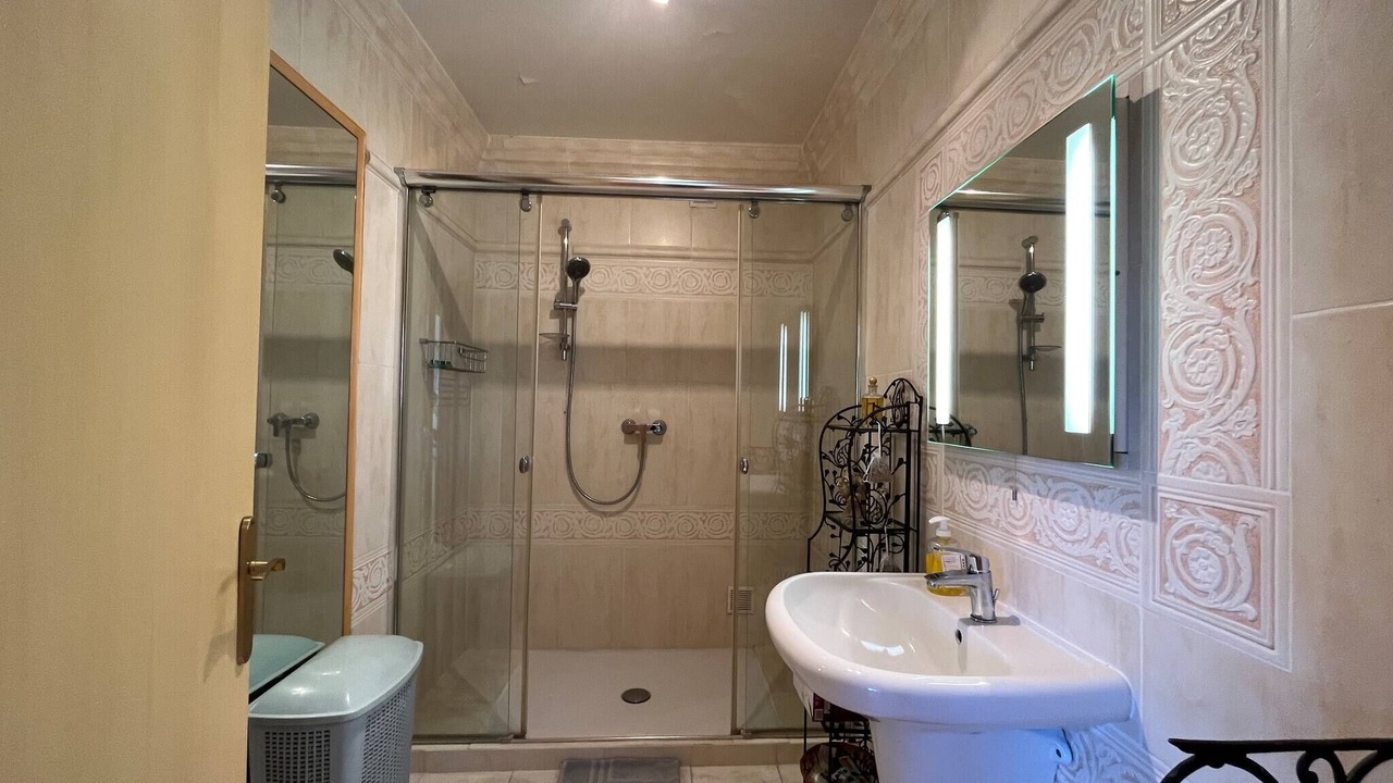 Photo of Bathroom in Riou - Petit Juas - Av de Grasse