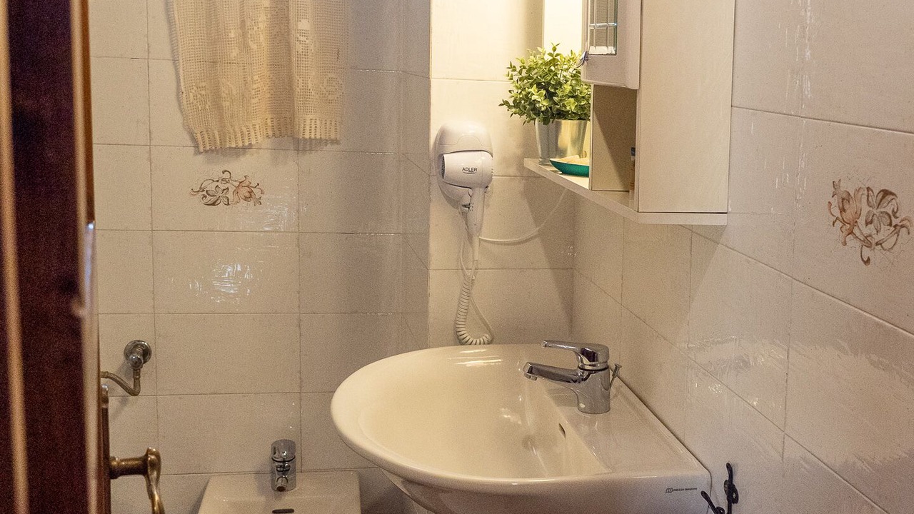 Photo of Bathroom in Aramo
