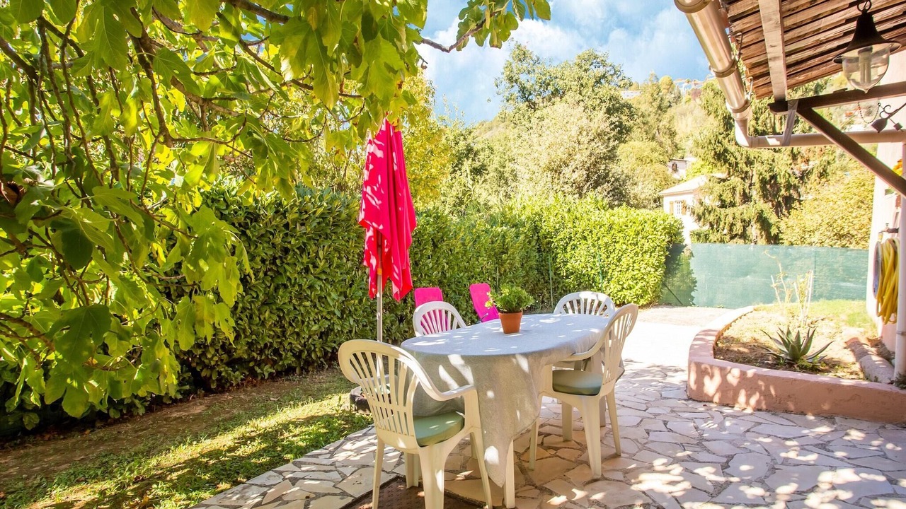 Photo of Patio Balcony in Berre-des-Alpes