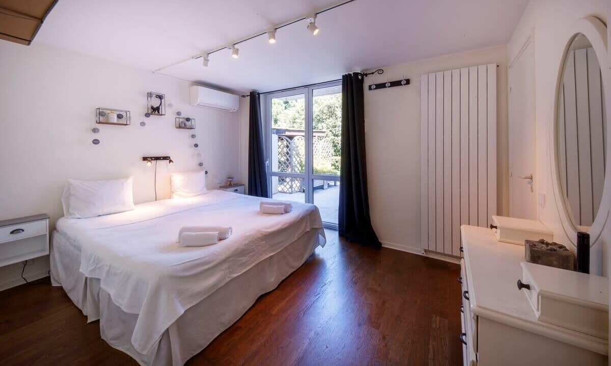 Photo of Bedroom in Biot