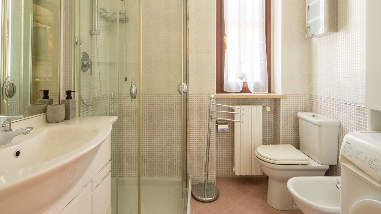 Photo of Bathroom in Montioni