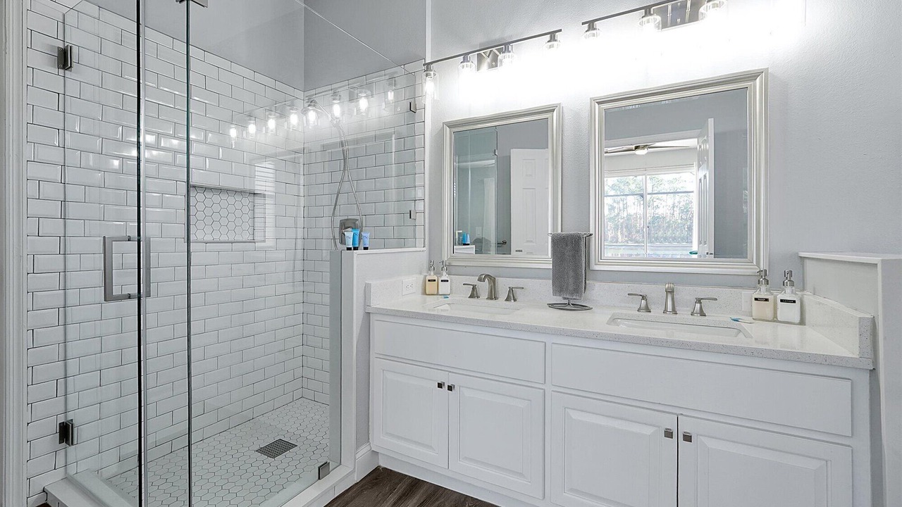 Photo of Bathroom in Sunset Lakes