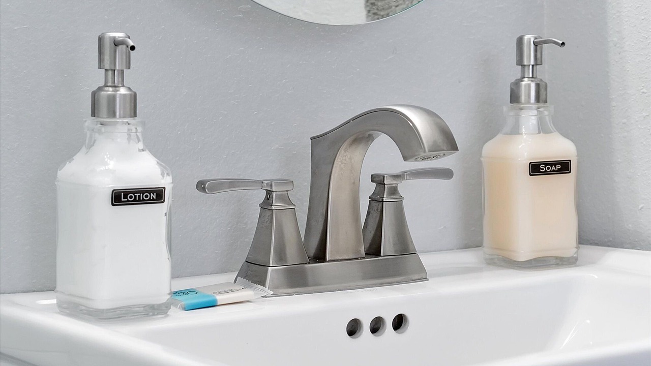 Photo of Bathroom in Sunset Lakes