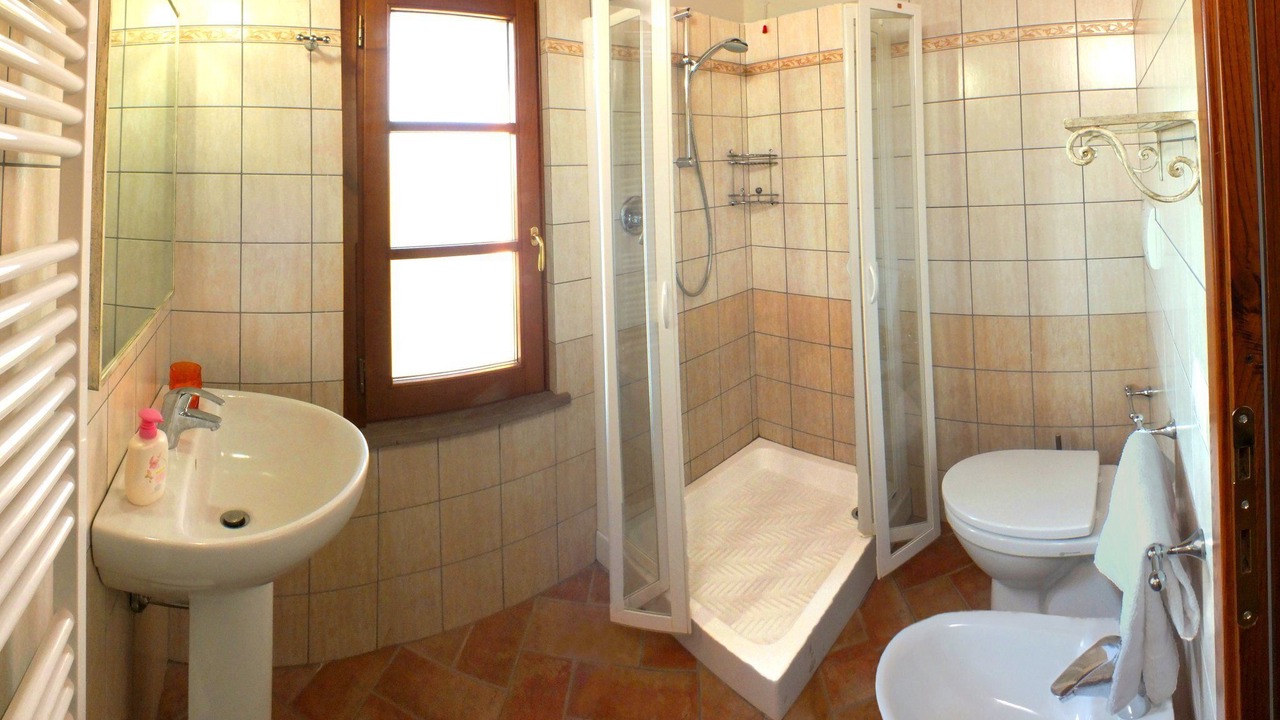 Photo of Bathroom in Orciatico