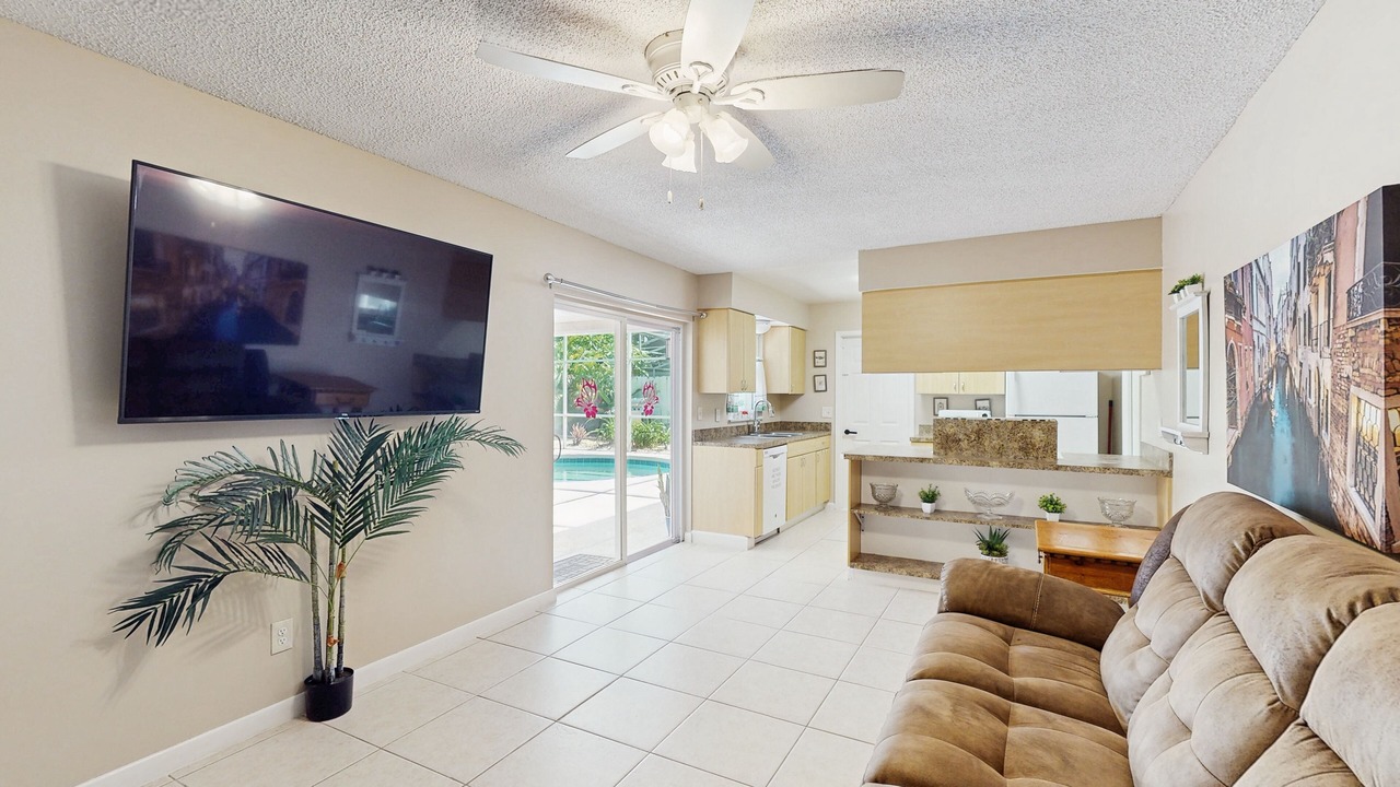 Photo of Livingroom in Longwood