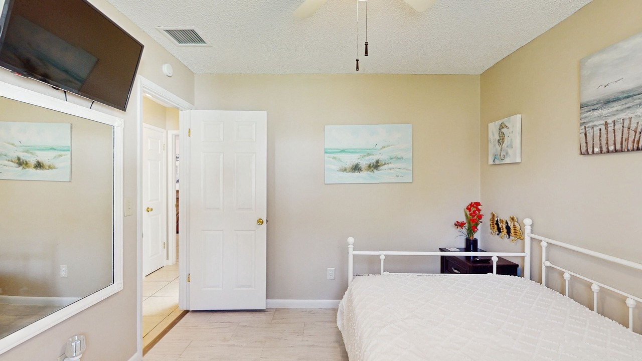 Photo of Bedroom in Longwood