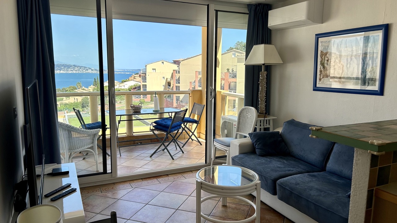 Photo of Livingroom in Theoule-Superieur