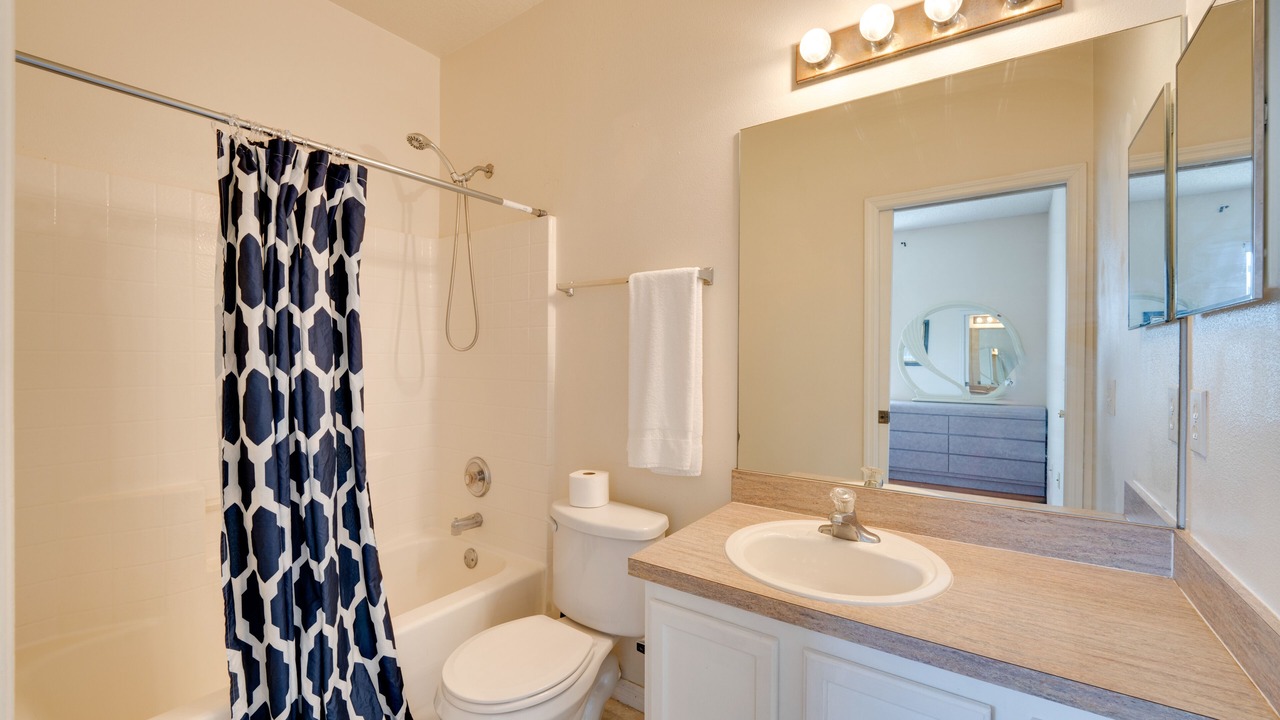Photo of Bathroom in Sunset Ridge