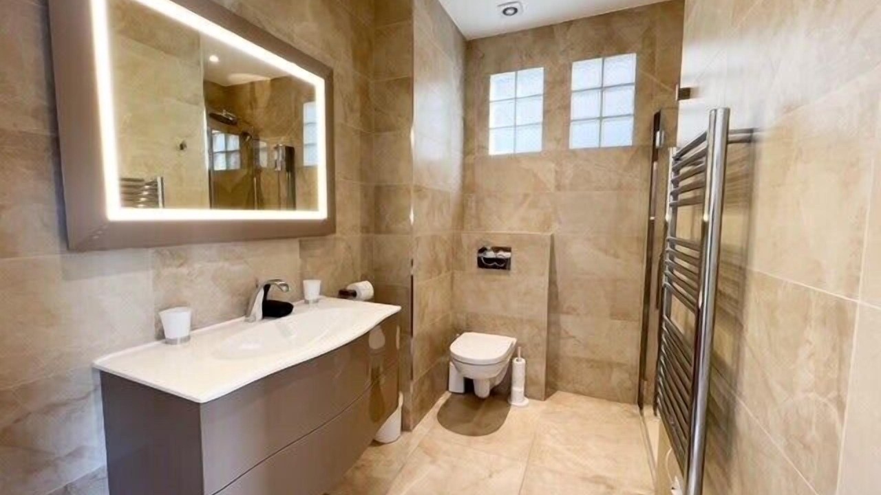 Photo of Bathroom in Cannes City Centre