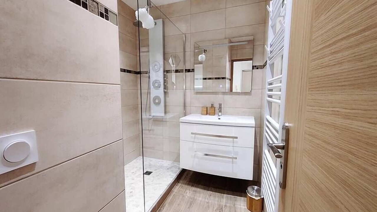 Photo of Bathroom in Gambetta
