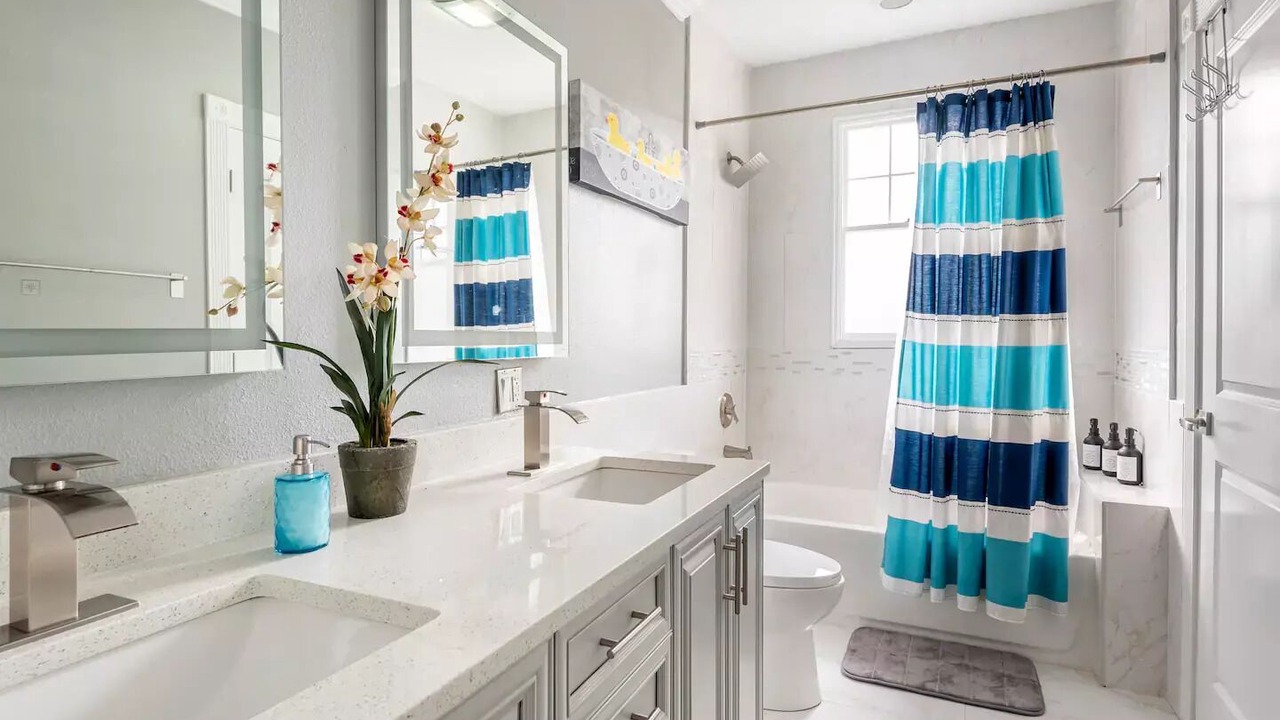Photo of Bathroom in Lake Davis - Greenwood