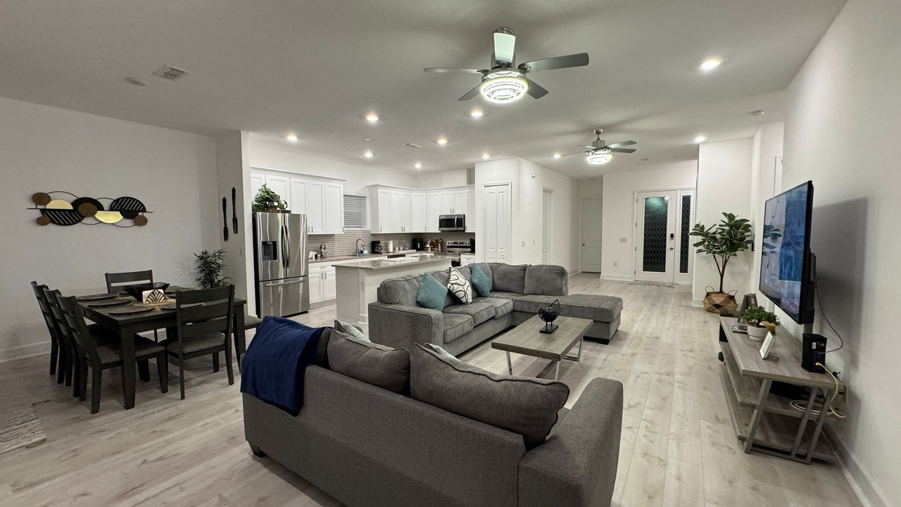 Photo of Livingroom in Trafalgar Village