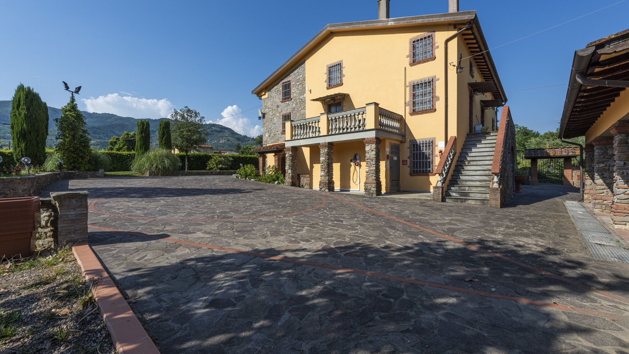 Photo of Others in Leccio