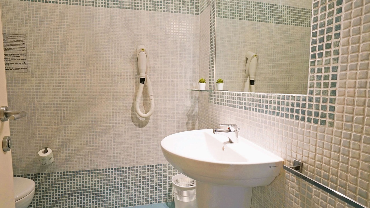 Photo of Bathroom in Vada