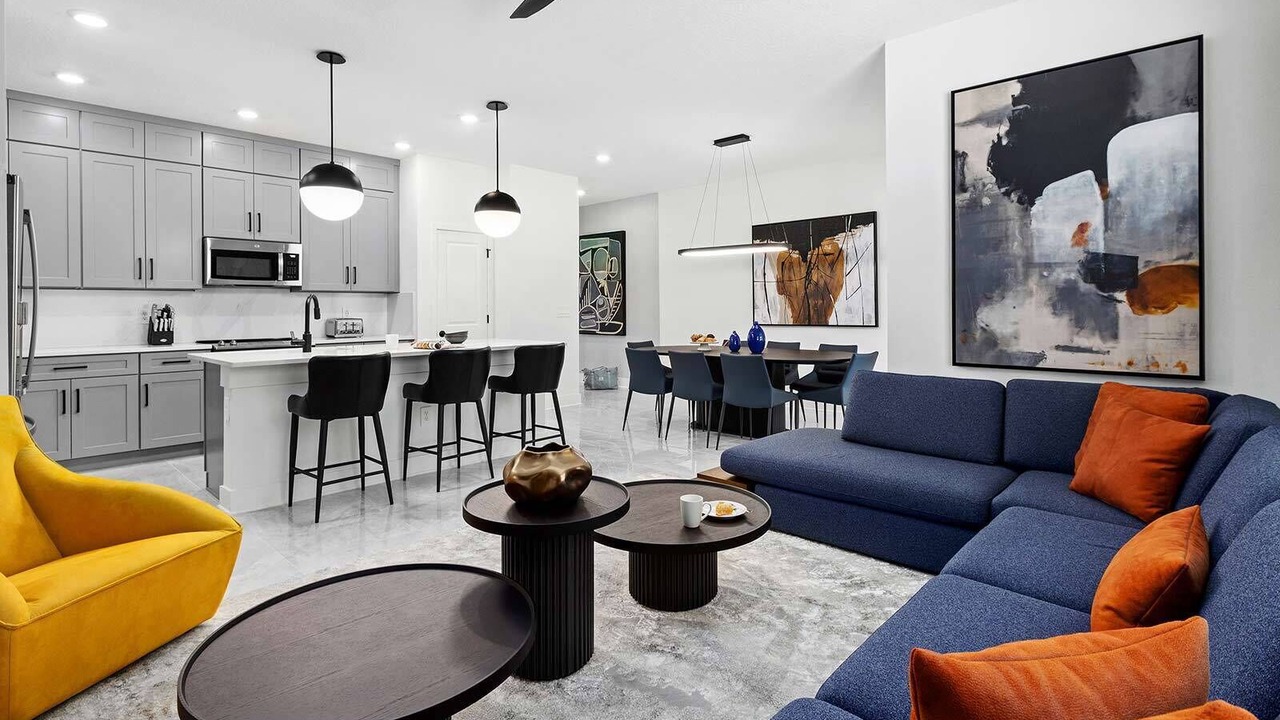 Photo of Livingroom in Florida Center
