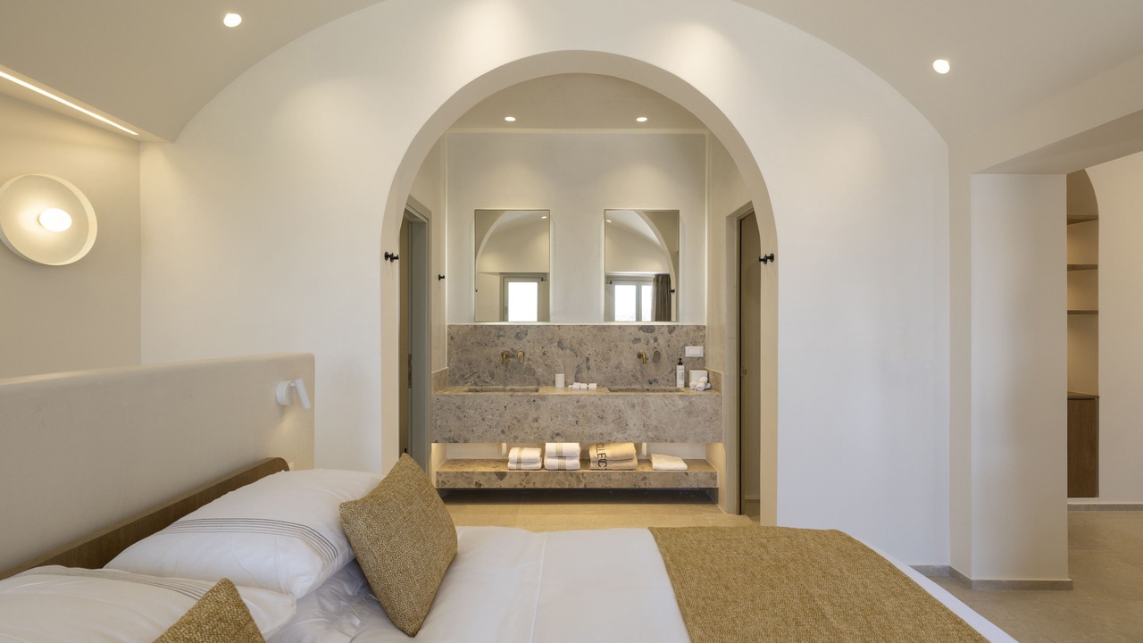 Photo of Bedroom in Oia