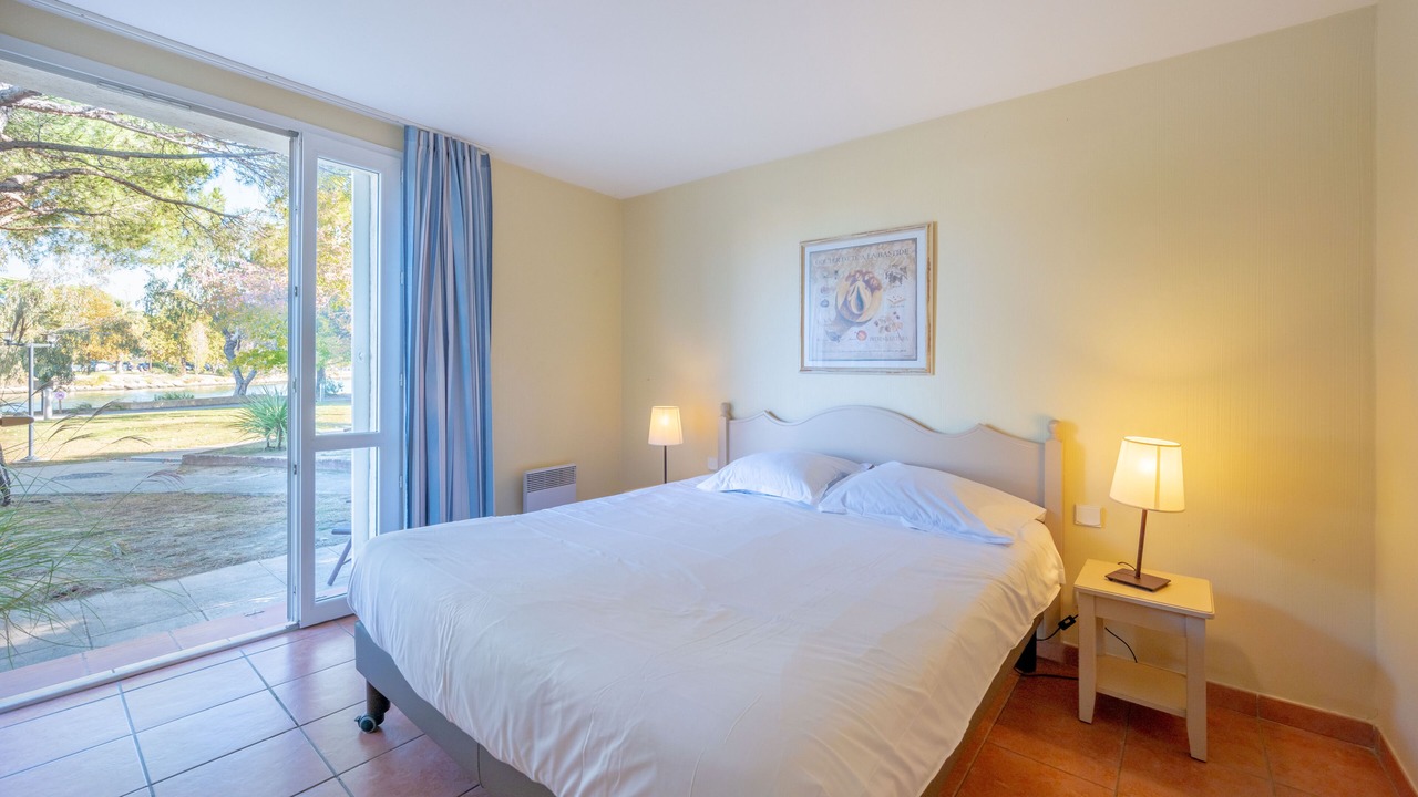 Photo of Bedroom in Mandelieu-La-Napoule