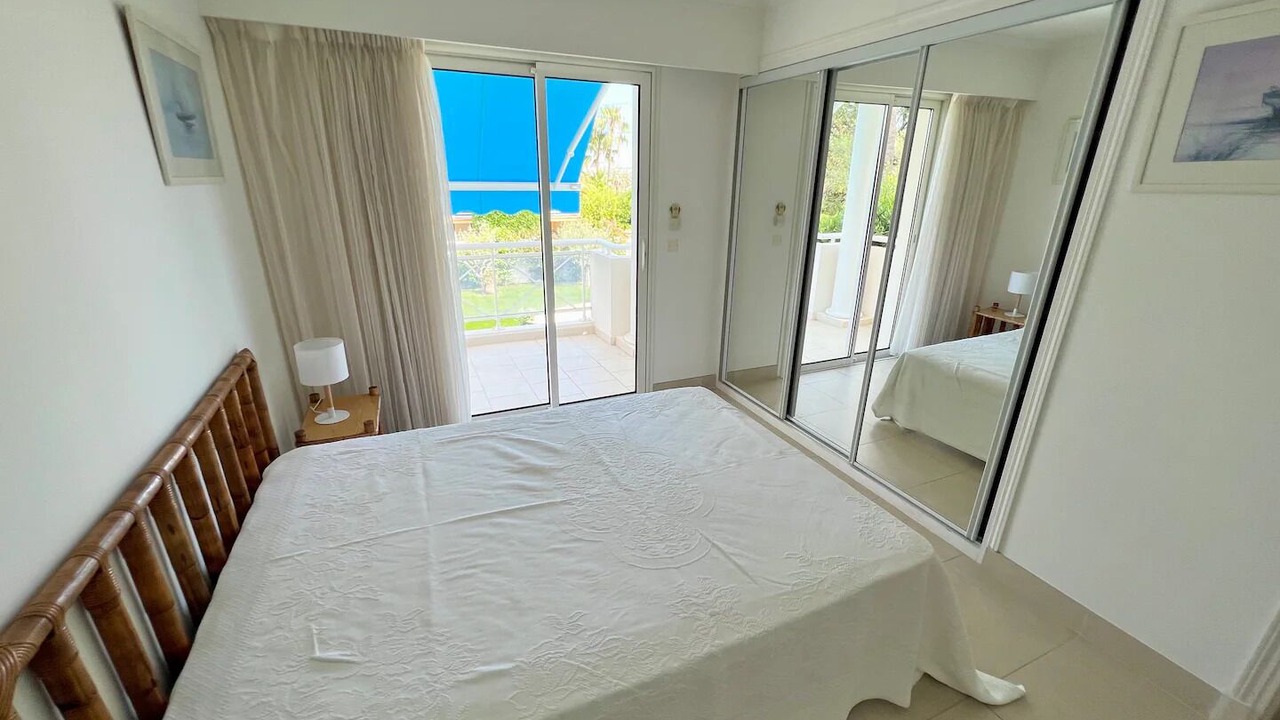 Photo of Bedroom in Juan-les-Pins