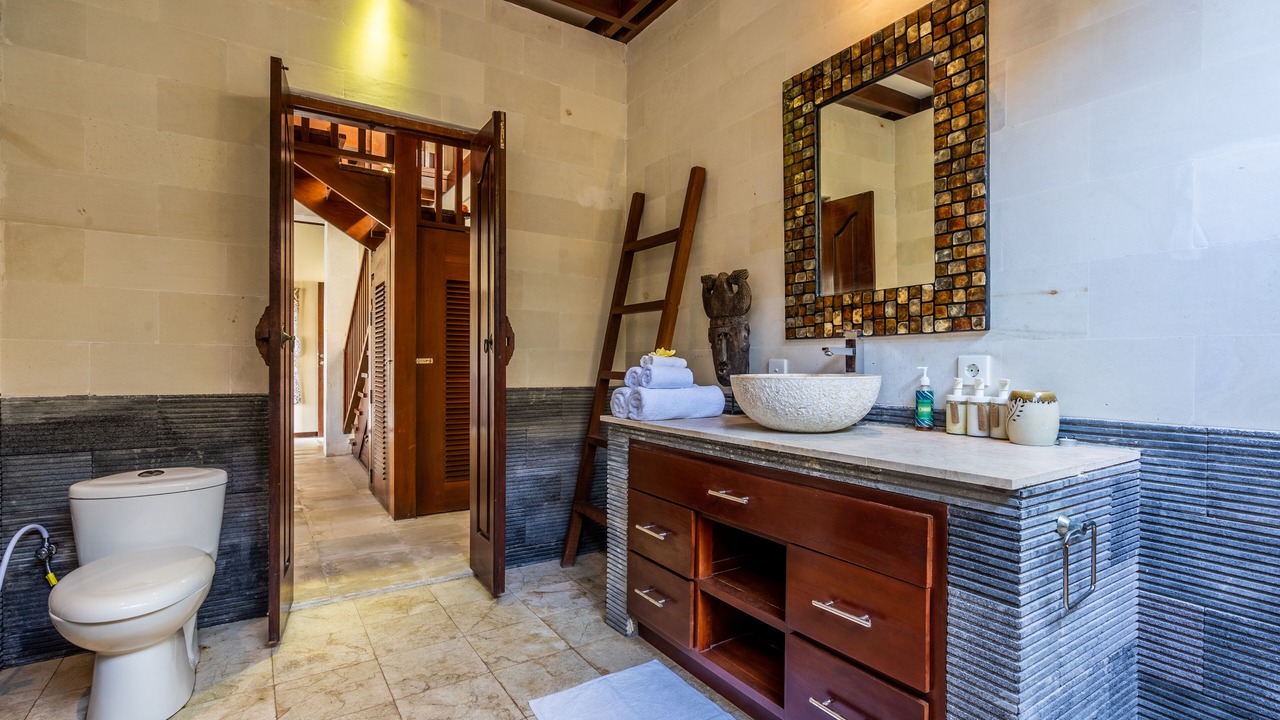 Photo of Bathroom in Suraberata
