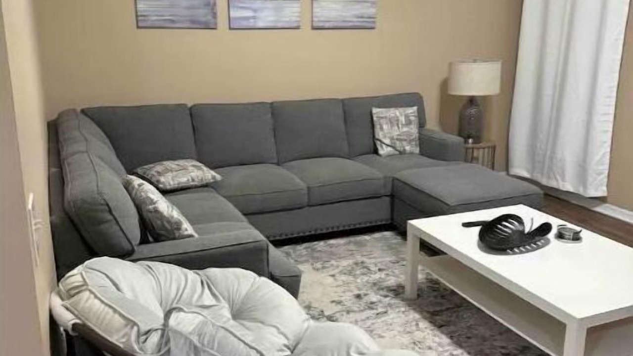 Photo of Livingroom in Crescent Lakes