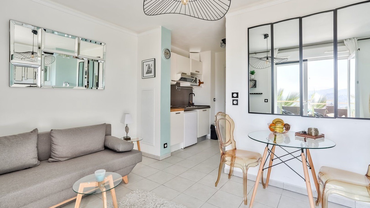 Photo of Livingroom in Saint Pierre de Feric
