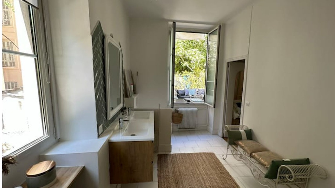 Photo of Bathroom in Centre Ville-Gare