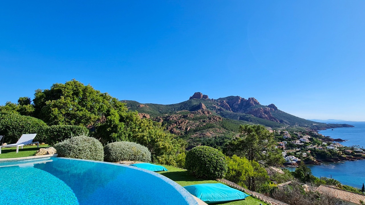 Photo of Outdoor in Antheor