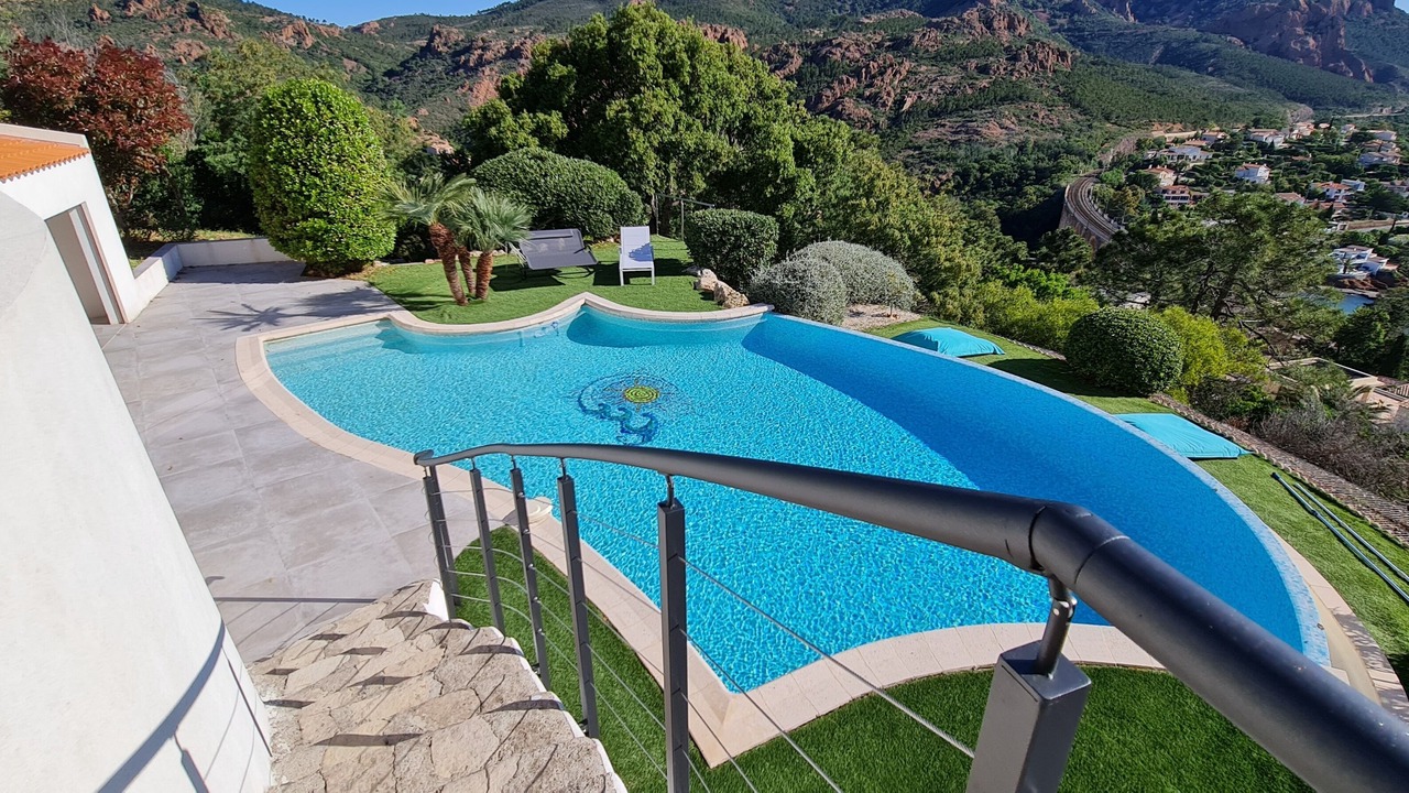 Photo of Outdoor in Antheor