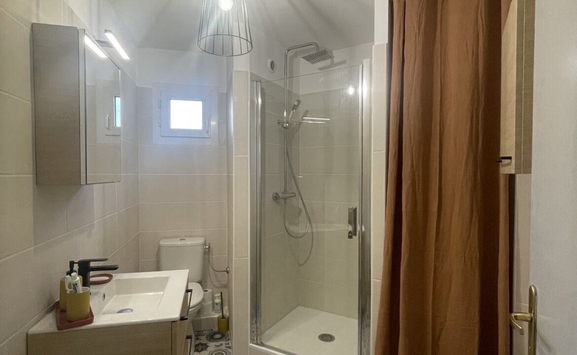 Photo of Bathroom in Golfe Juan