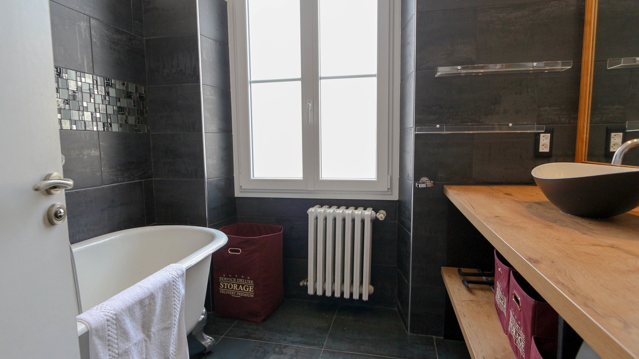 Photo of Bathroom in Riou - Petit Juas - Av de Grasse