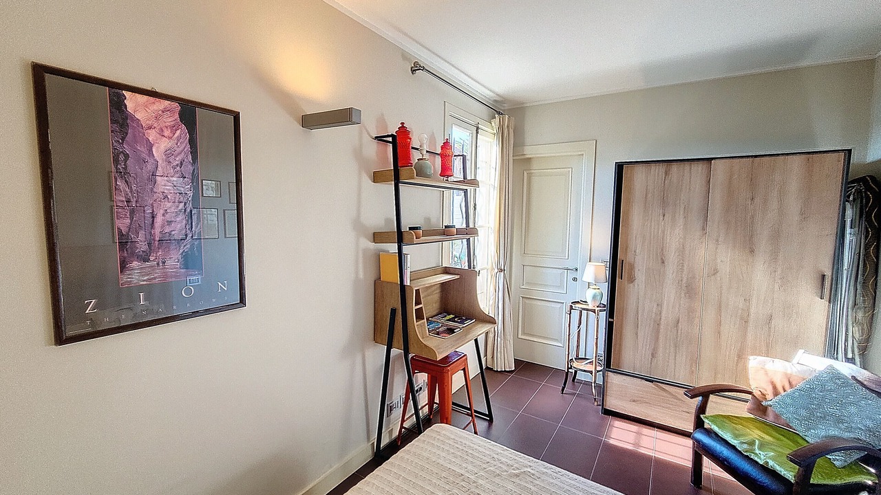 Photo of Bedroom in California - Pezou