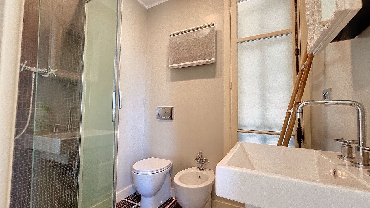 Photo of Bathroom in California - Pezou