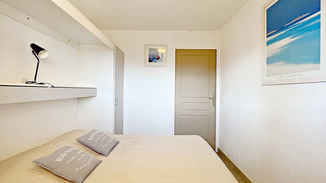 Photo of Bedroom in Theoule-Superieur