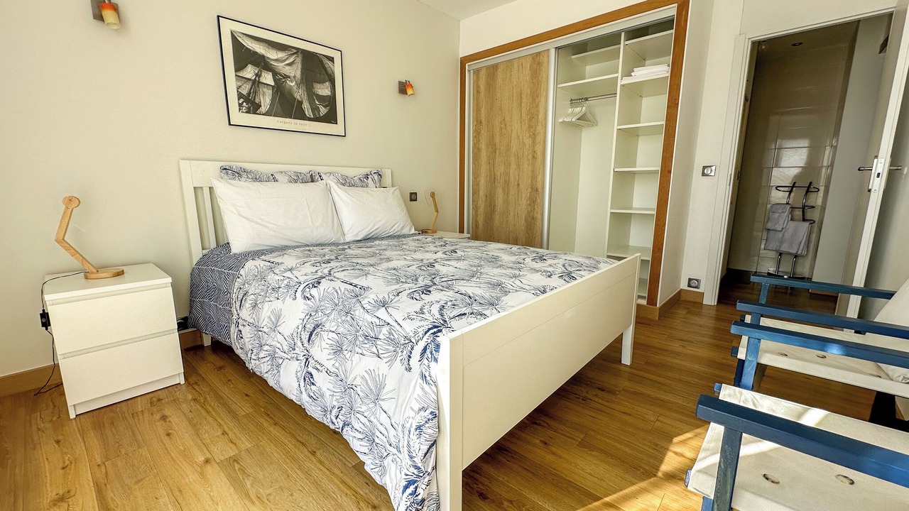 Photo of Bedroom in Antibes City Centre