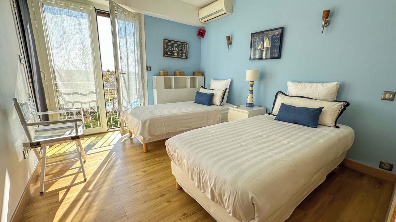 Photo of Bedroom in Antibes City Centre