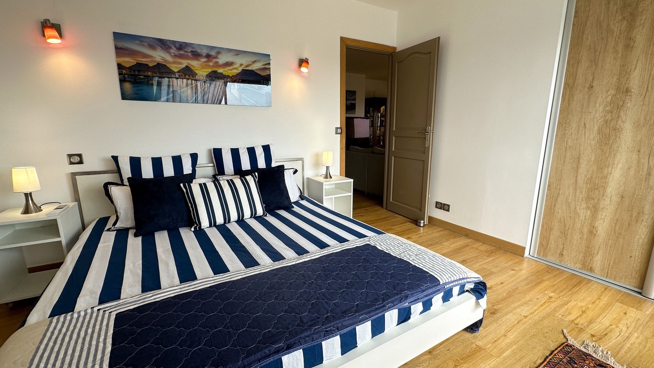 Photo of Bedroom in Antibes City Centre