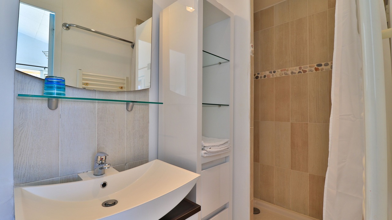 Photo of Bathroom in Bagnols-en-Foret