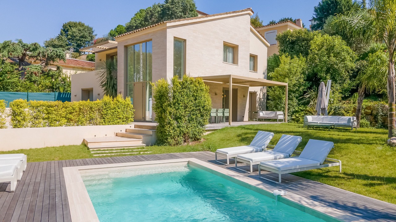 Photo of Outdoor in California - Pezou